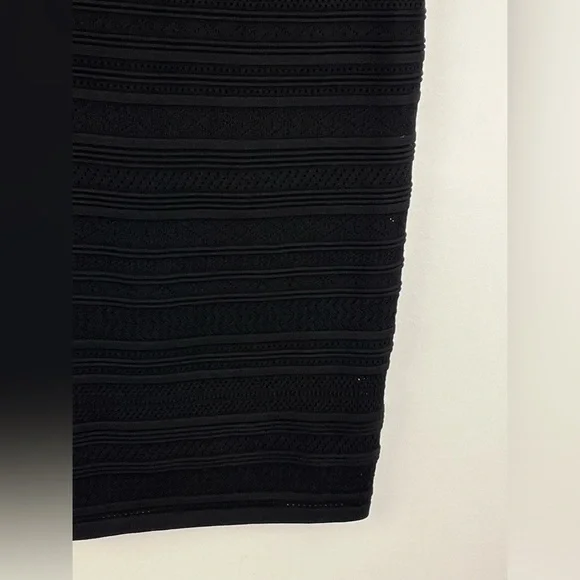 ARITZIA BABATON Bodycon pointelle crochet tube skirt - Picture 6 of 7